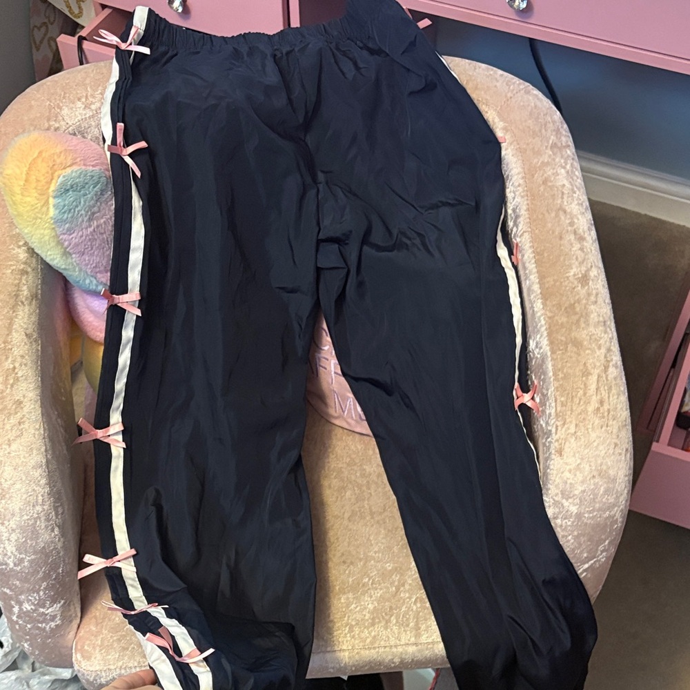 Edikted Navy Bow joggers size XS!